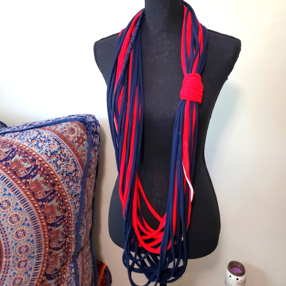 🙏 HAND CRAFTED t shirt knit scarf necklace red blue